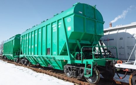 Hopper car for transporting coal